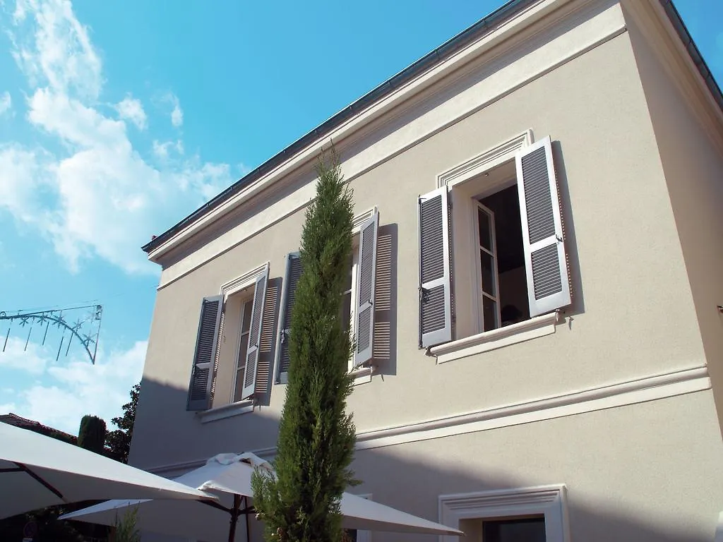 Lavish Holiday Home In Saint Tropez Near Beach